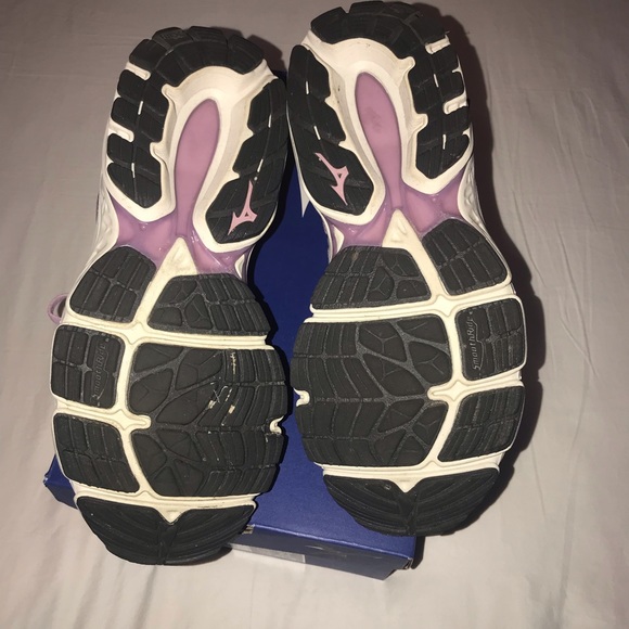 Mizuno Women’s Wave Inspire 16, Size 10 - Picture 5 of 6